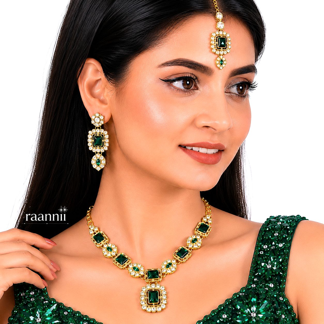 Raannii Emerald Bridal Necklace Set with Maang Tikka