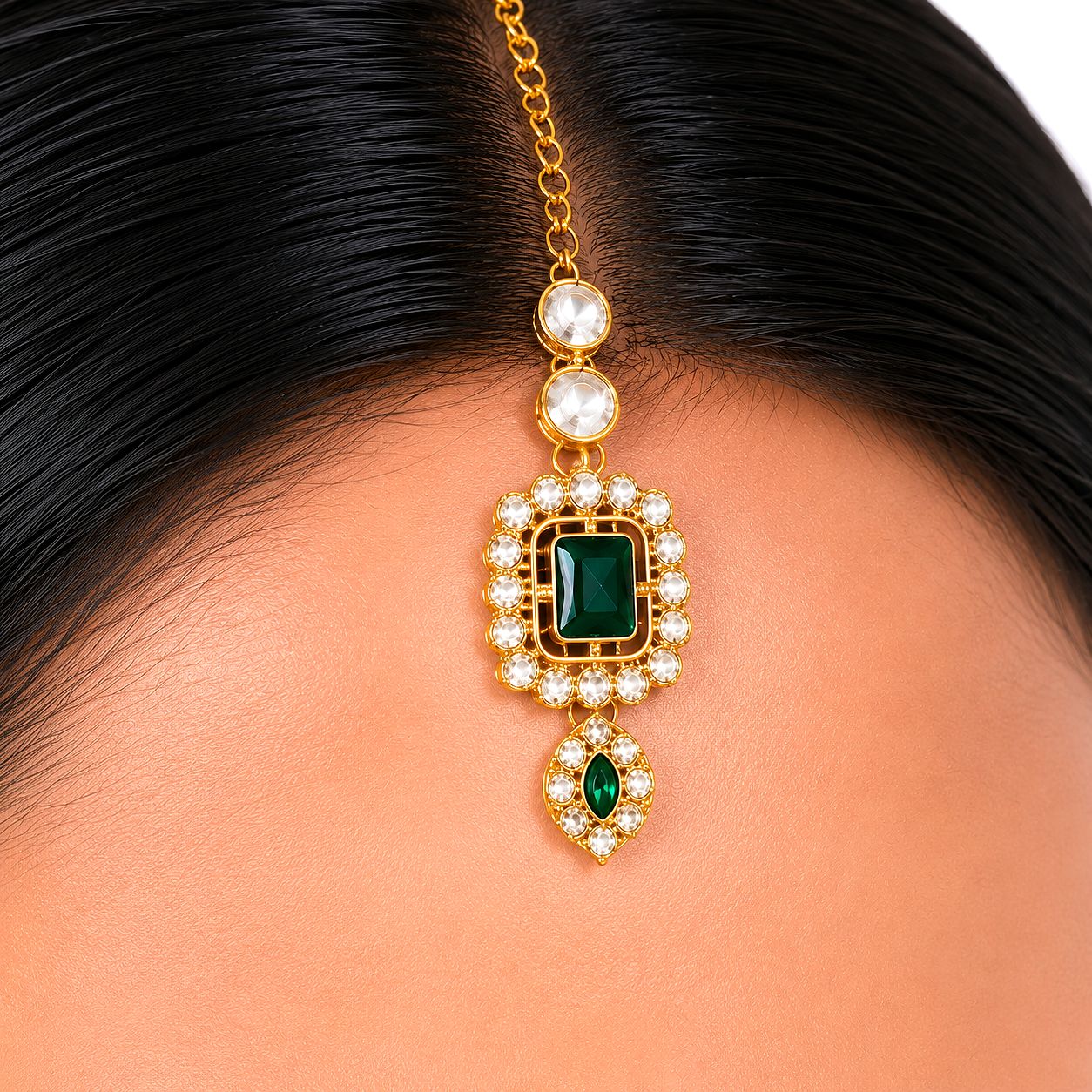 Raannii Emerald Bridal Necklace Set with Maang Tikka