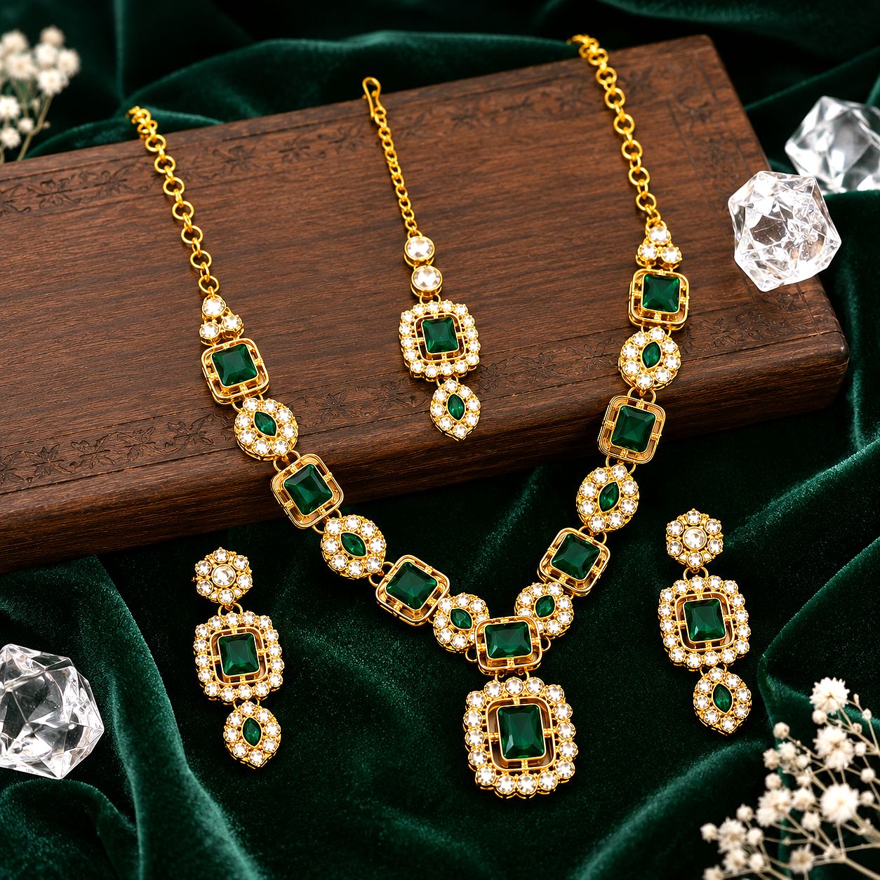 Raannii Emerald Bridal Necklace Set with Maang Tikka
