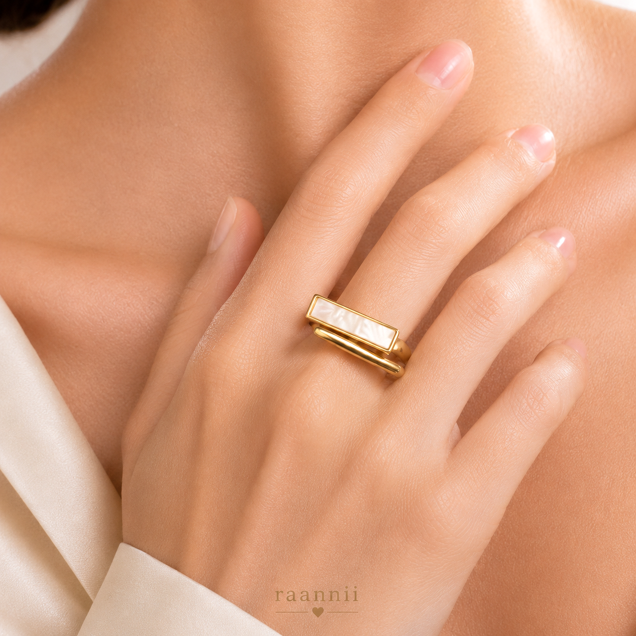 Raannii - Rings Gold Tone Rectangle Mother of Pearl Adjustable Ring for Women