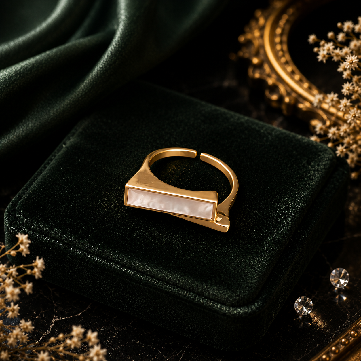 Raannii - Rings Gold Tone Rectangle Mother of Pearl Adjustable Ring for Women