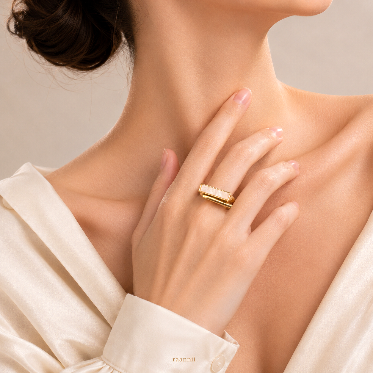 Raannii - Rings Gold Tone Rectangle Mother of Pearl Adjustable Ring for Women