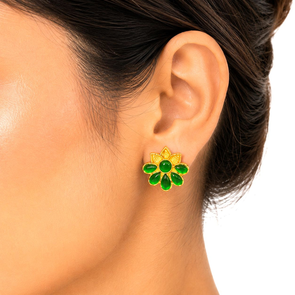 Raannii Elegant Green Floral Necklace Set (Minimal Luxury Edition)