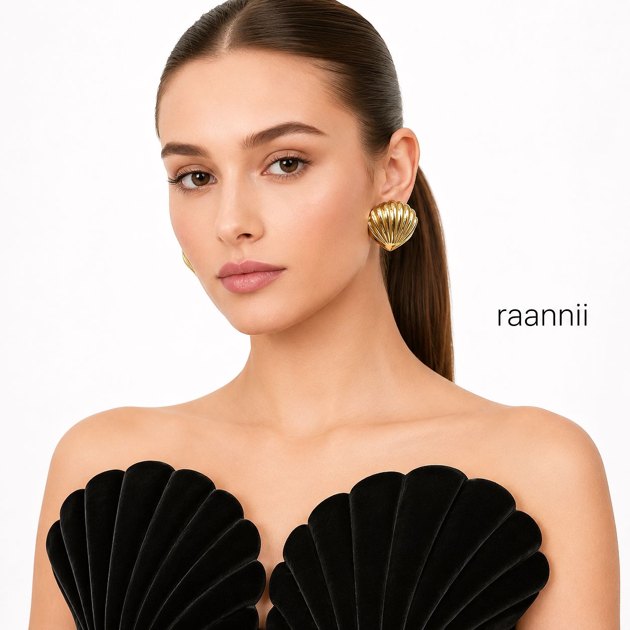 raannii-luxury-gold-shell-stud-earrings